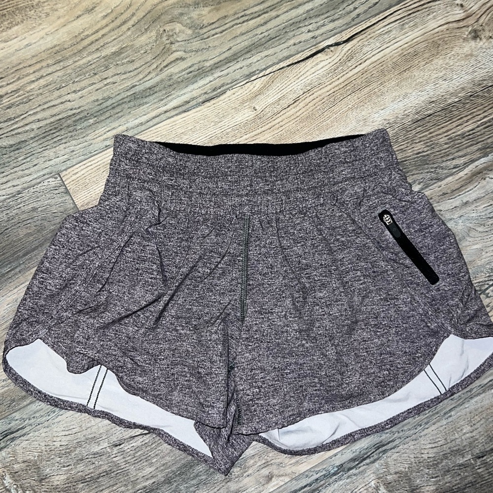 Heather lux multi black Lululemon Tracker Low-Rise Lined 4” Shorts